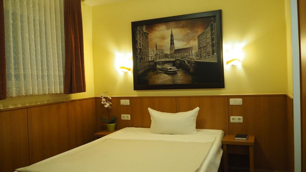 Altan Hotel Hamburg Oda fotoğraf